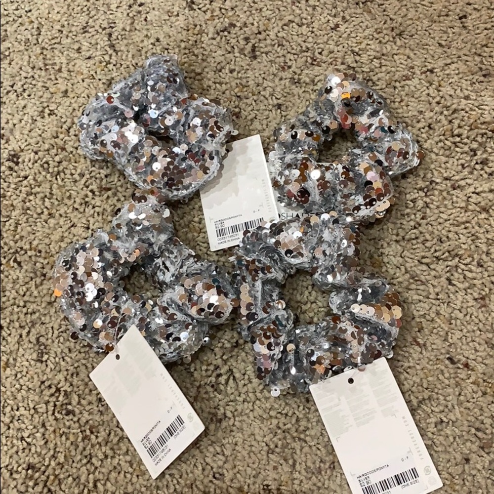 4 silver scrunchies